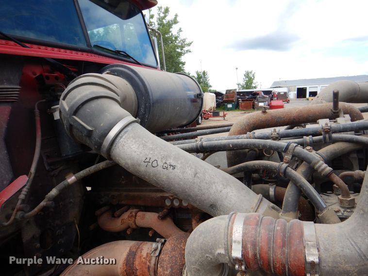 image for item DS8090 1994 Freightliner FLD120  roll-off container truck