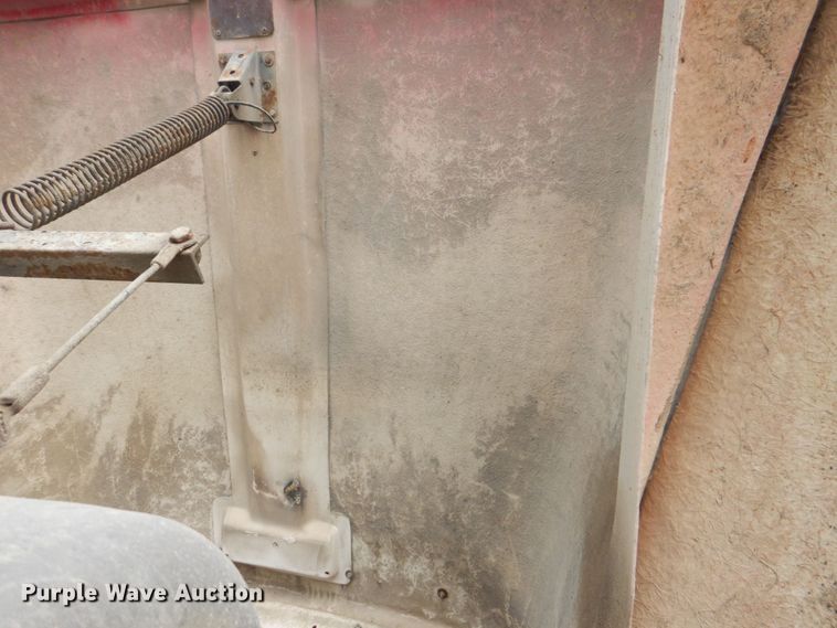 image for item DS8090 1994 Freightliner FLD120  roll-off container truck