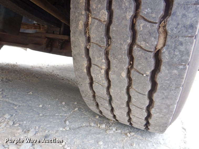 image for item DS8090 1994 Freightliner FLD120  roll-off container truck