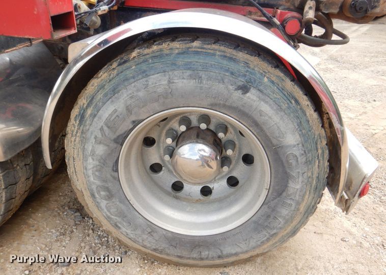 image for item DS8090 1994 Freightliner FLD120  roll-off container truck