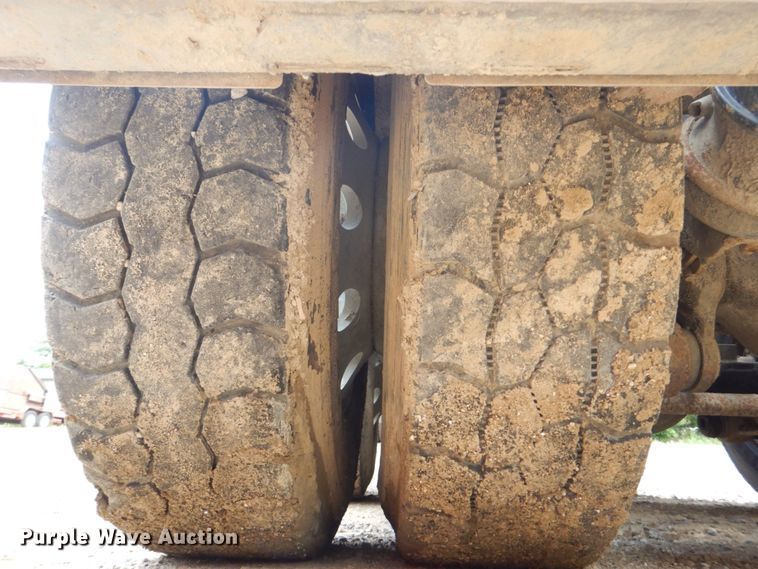 image for item DS8090 1994 Freightliner FLD120  roll-off container truck