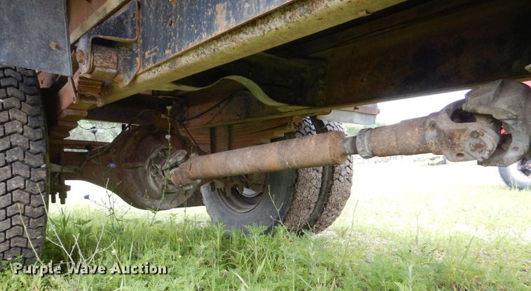 image for item DS8091 1993 Chevrolet Kodiak  flatbed truck