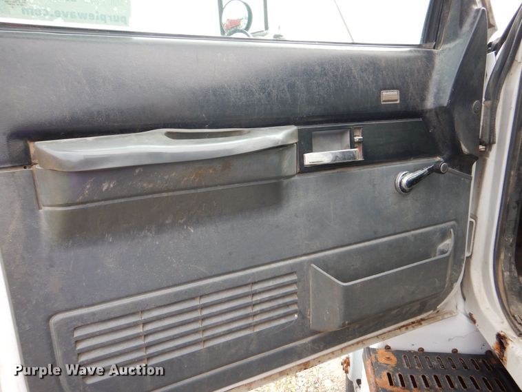 image for item DS8091 1993 Chevrolet Kodiak  flatbed truck