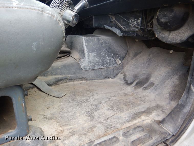 image for item DS8091 1993 Chevrolet Kodiak  flatbed truck