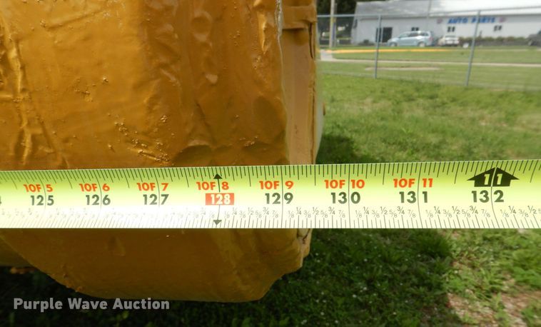 image for item DS8096 Caterpillar 435  scraper