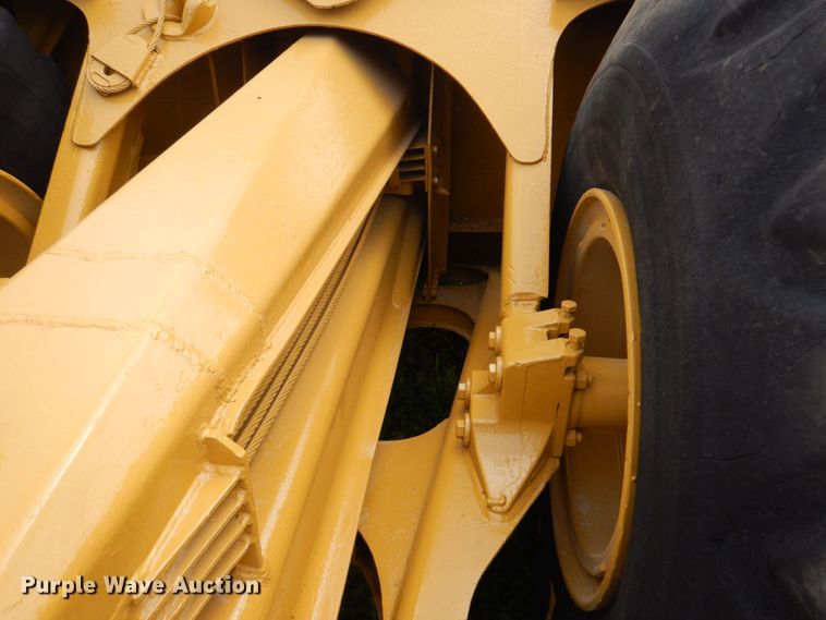 image for item DS8096 Caterpillar 435  scraper