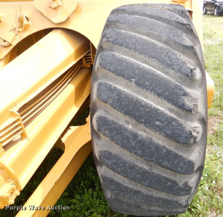 image for item DS8096 Caterpillar 435  scraper