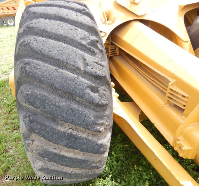 image for item DS8096 Caterpillar 435  scraper