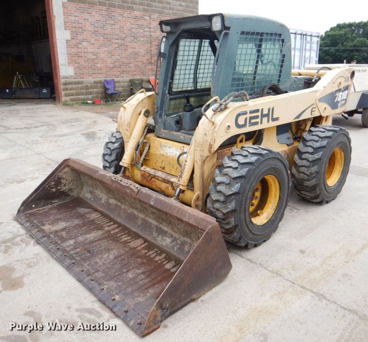 image for item DS8100 Gehl 7810 Turbo  skid steer loader