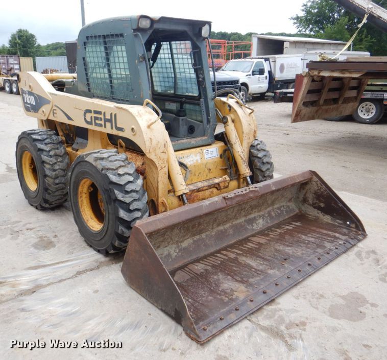 image for item DS8100 Gehl 7810 Turbo  skid steer loader
