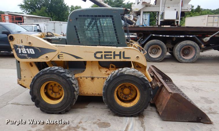 image for item DS8100 Gehl 7810 Turbo  skid steer loader