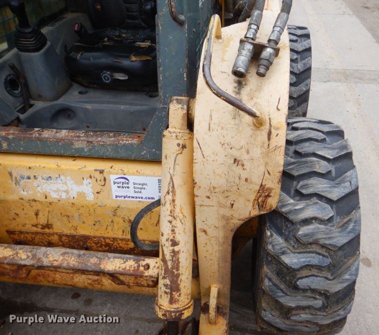 image for item DS8100 Gehl 7810 Turbo  skid steer loader