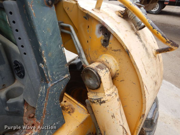 image for item DS8100 Gehl 7810 Turbo  skid steer loader