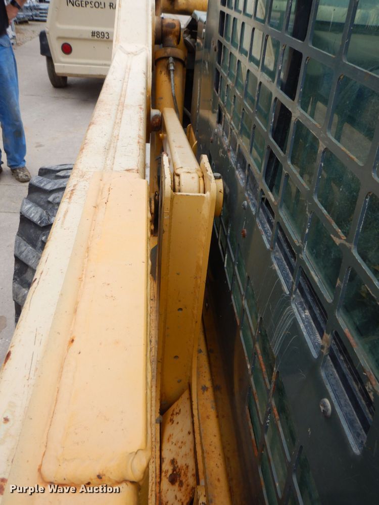 image for item DS8100 Gehl 7810 Turbo  skid steer loader