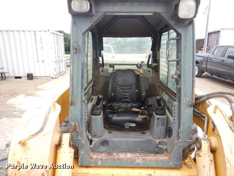 image for item DS8100 Gehl 7810 Turbo  skid steer loader