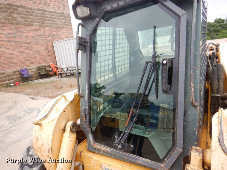 image for item DS8100 Gehl 7810 Turbo  skid steer loader
