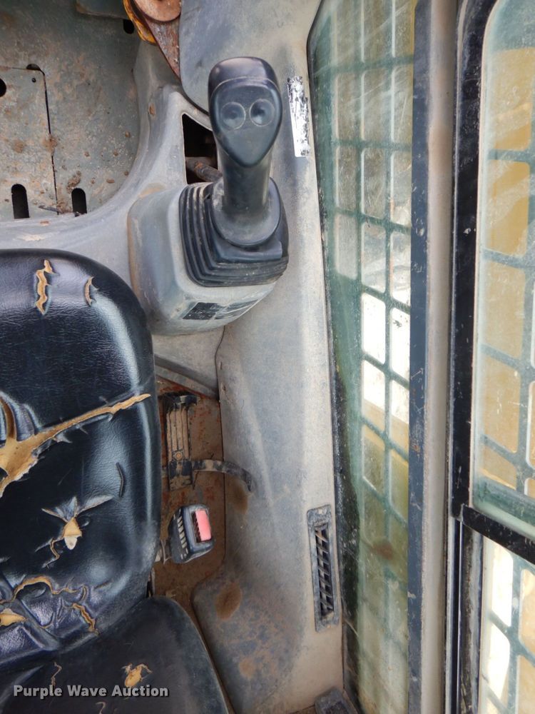 image for item DS8100 Gehl 7810 Turbo  skid steer loader