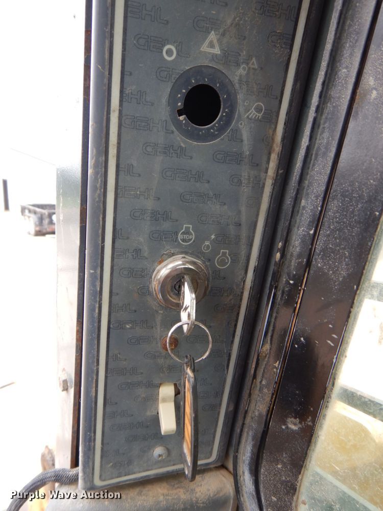 image for item DS8100 Gehl 7810 Turbo  skid steer loader