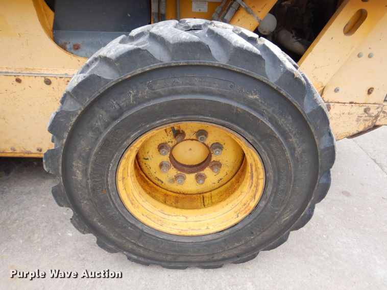 image for item DS8100 Gehl 7810 Turbo  skid steer loader