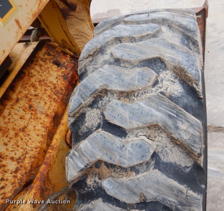 image for item DS8100 Gehl 7810 Turbo  skid steer loader