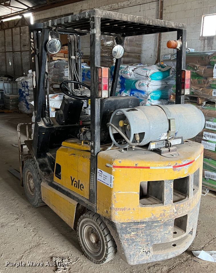 image for item DS8367 Yale GP040AFNUAV084 forklift