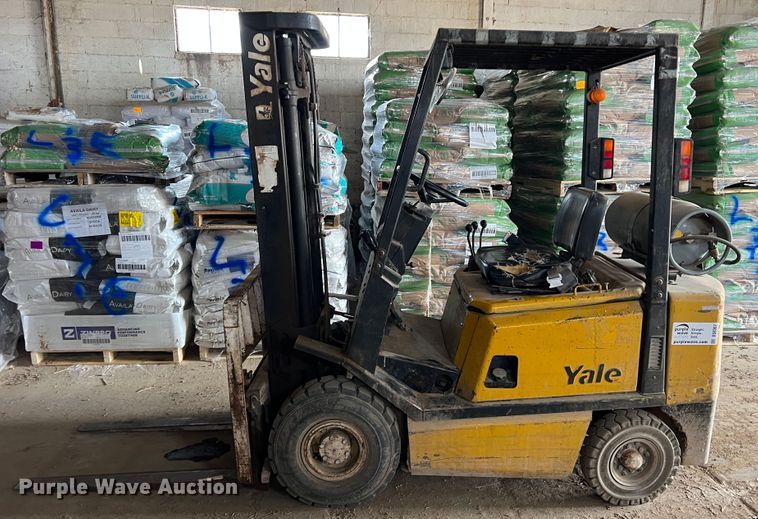 image for item DS8367 Yale GP040AFNUAV084 forklift