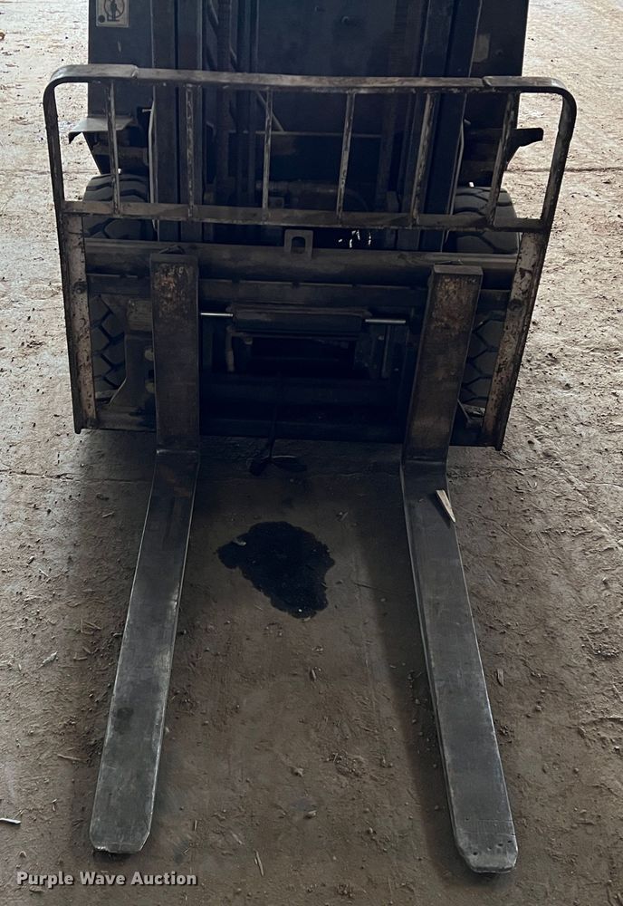 image for item DS8367 Yale GP040AFNUAV084 forklift