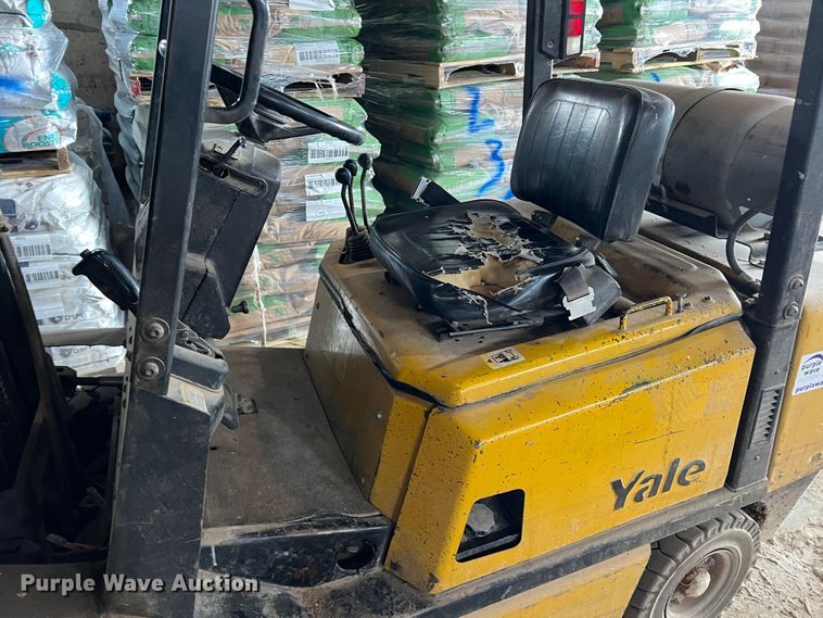 image for item DS8367 Yale GP040AFNUAV084 forklift