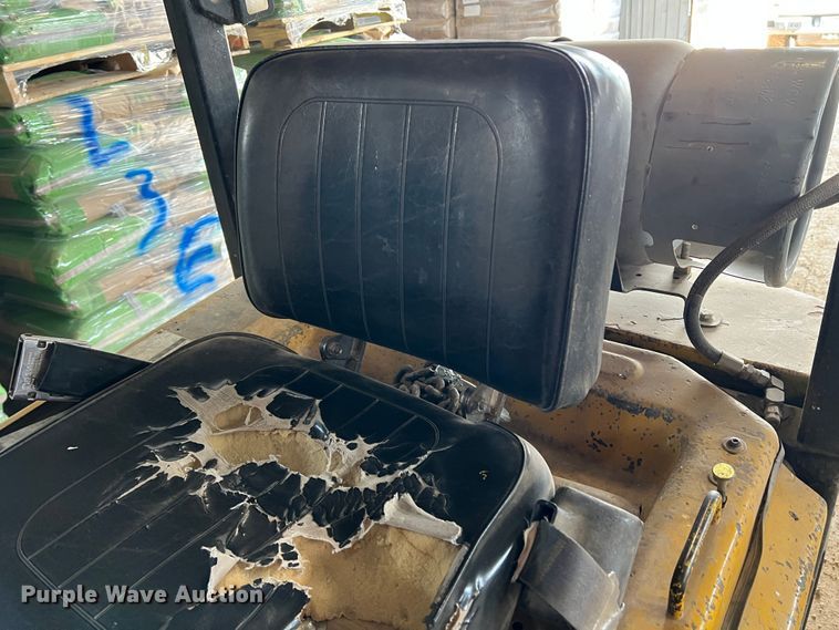 image for item DS8367 Yale GP040AFNUAV084 forklift