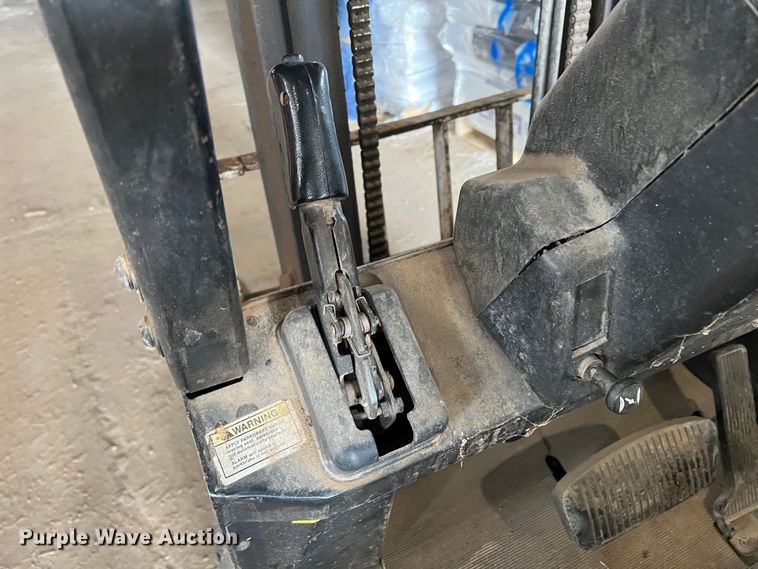 image for item DS8367 Yale GP040AFNUAV084 forklift