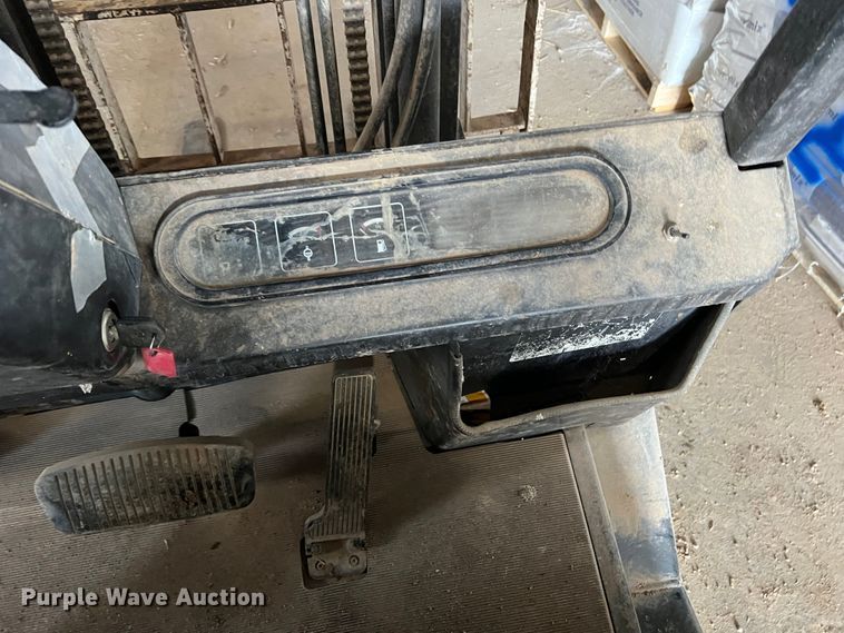 image for item DS8367 Yale GP040AFNUAV084 forklift