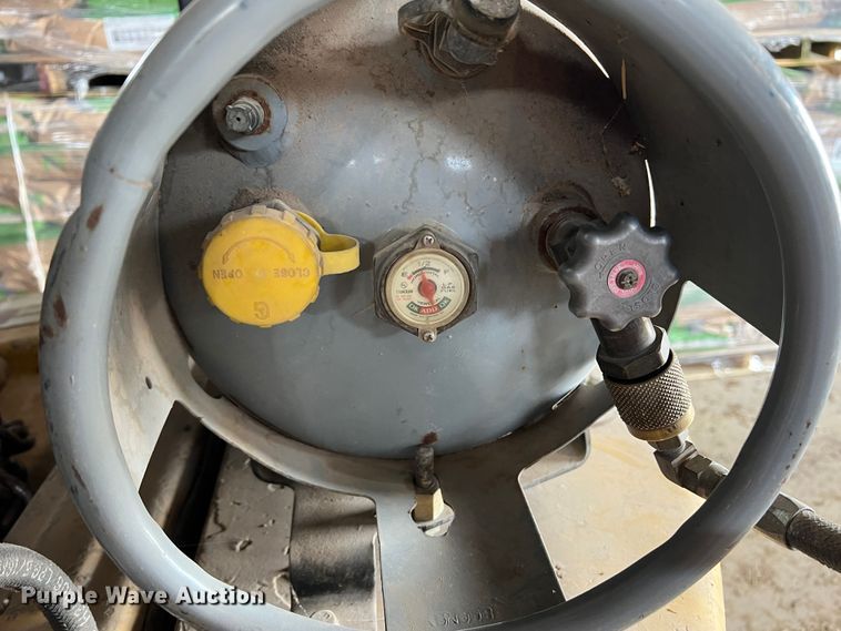 image for item DS8367 Yale GP040AFNUAV084 forklift