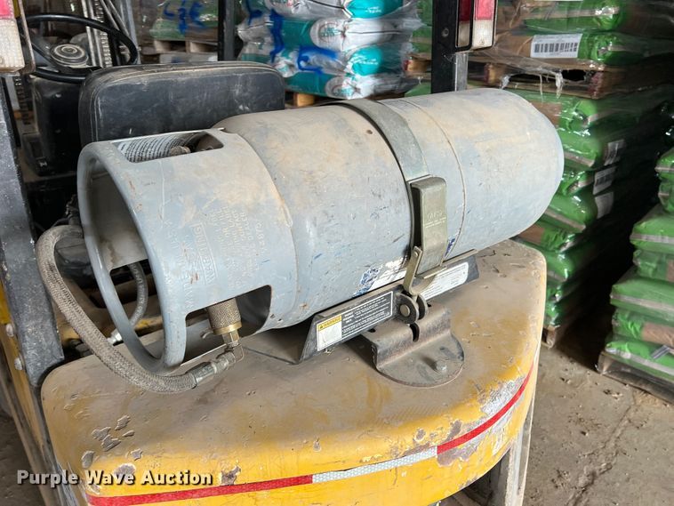 image for item DS8367 Yale GP040AFNUAV084 forklift