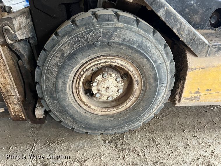 image for item DS8367 Yale GP040AFNUAV084 forklift