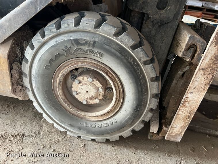 image for item DS8367 Yale GP040AFNUAV084 forklift