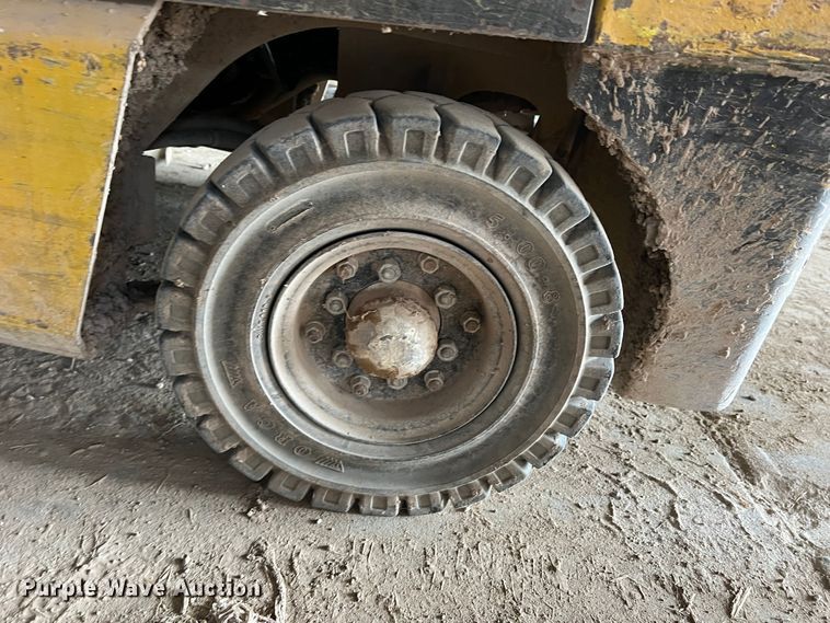 image for item DS8367 Yale GP040AFNUAV084 forklift