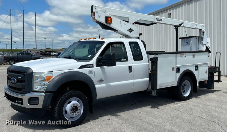 image for item HL9160 2013 Ford F550 Super Duty  bucket truck