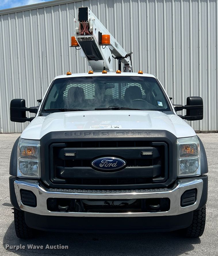 image for item HL9160 2013 Ford F550 Super Duty  bucket truck