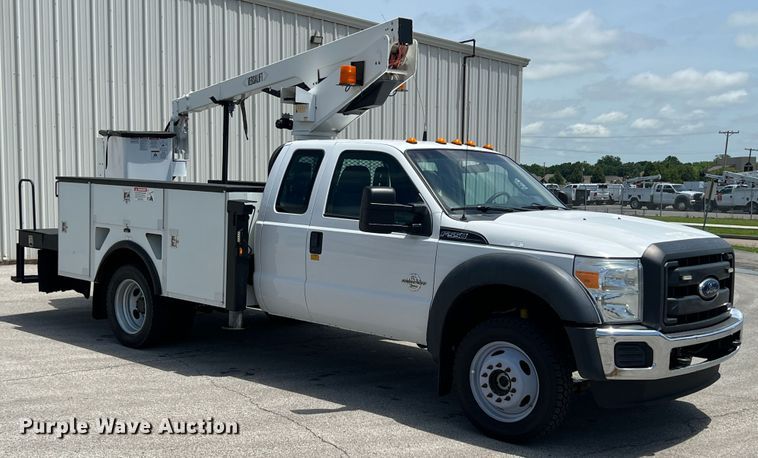 image for item HL9160 2013 Ford F550 Super Duty  bucket truck