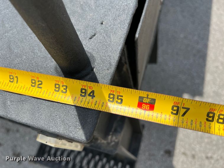 image for item HL9160 2013 Ford F550 Super Duty  bucket truck