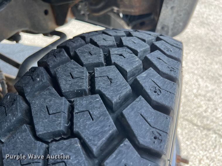 image for item HL9160 2013 Ford F550 Super Duty  bucket truck