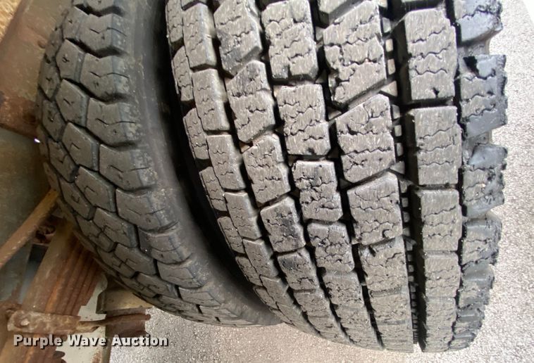 image for item HL9160 2013 Ford F550 Super Duty  bucket truck