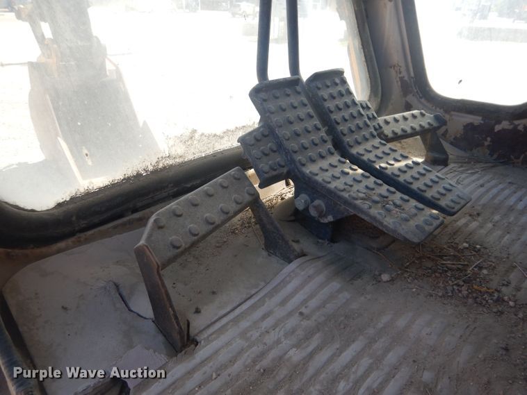 image for item HU9414 1996 John Deere 590D  excavator