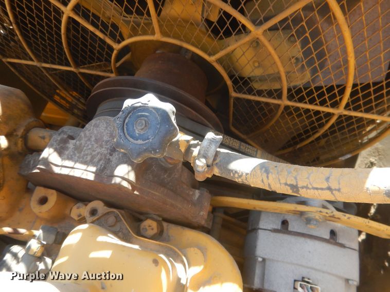 image for item HU9414 1996 John Deere 590D  excavator