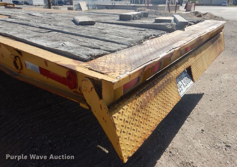 image for item HU9415 1993 Trail Eze D15T25  tilt deck equipment trailer