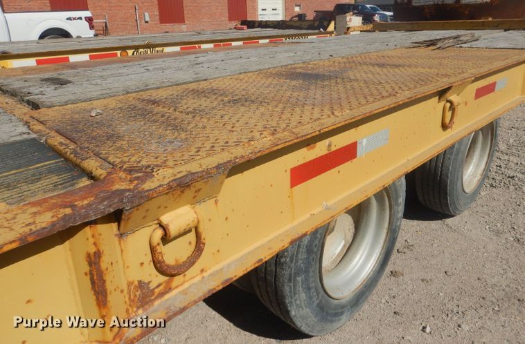 image for item HU9415 1993 Trail Eze D15T25  tilt deck equipment trailer