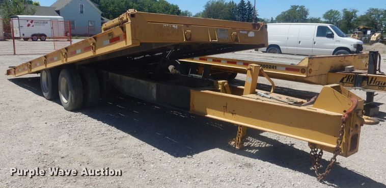 image for item HU9415 1993 Trail Eze D15T25  tilt deck equipment trailer