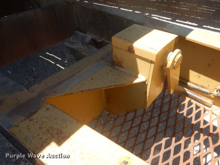 image for item HU9415 1993 Trail Eze D15T25  tilt deck equipment trailer