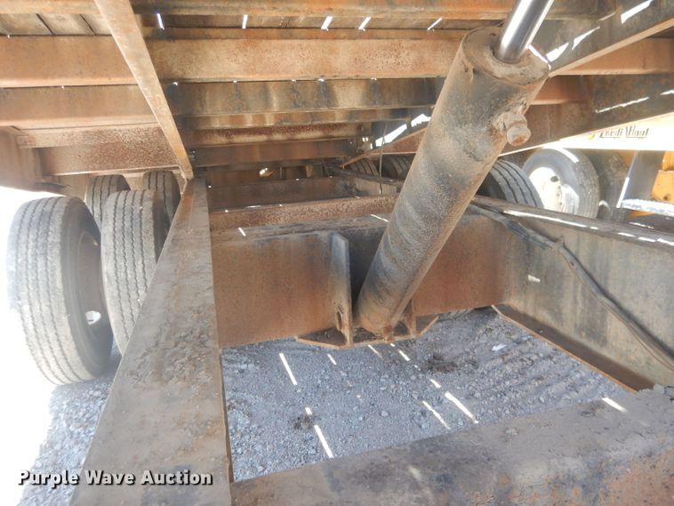 image for item HU9415 1993 Trail Eze D15T25  tilt deck equipment trailer