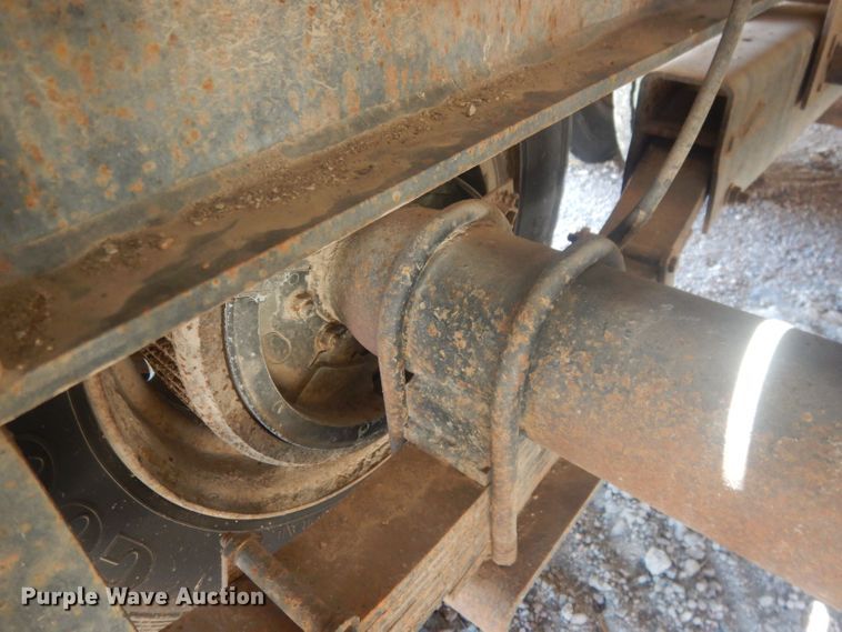 image for item HU9415 1993 Trail Eze D15T25  tilt deck equipment trailer